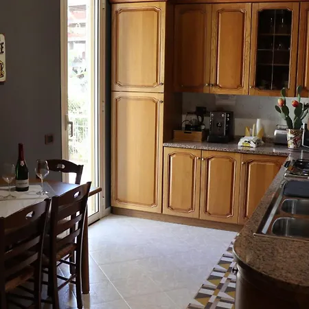 Cavour Holidays Apartment Cefalu