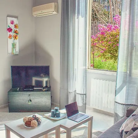 Cavour Holidays Apartment *
